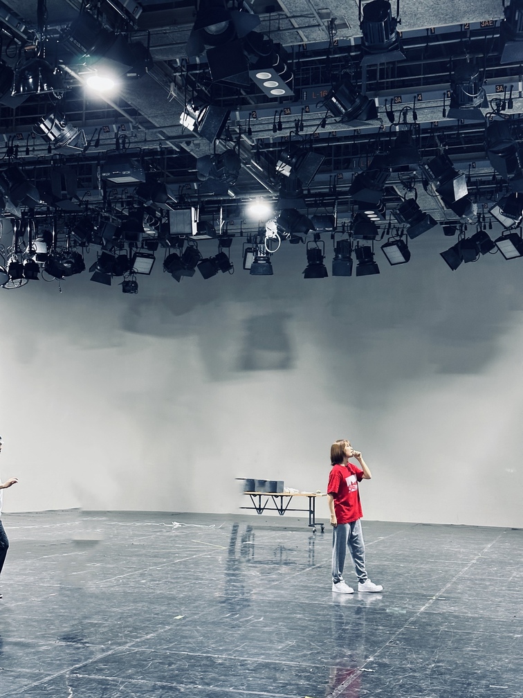 明日🎙🎶✨✨